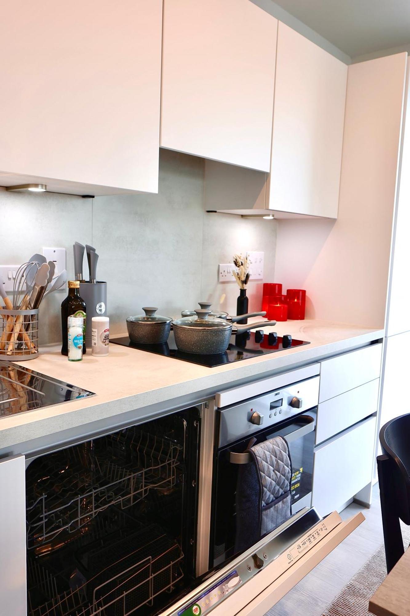 Superluxury-brandnew-newdevelopment-westfieldmall-hollandpark-kensington Apartment *