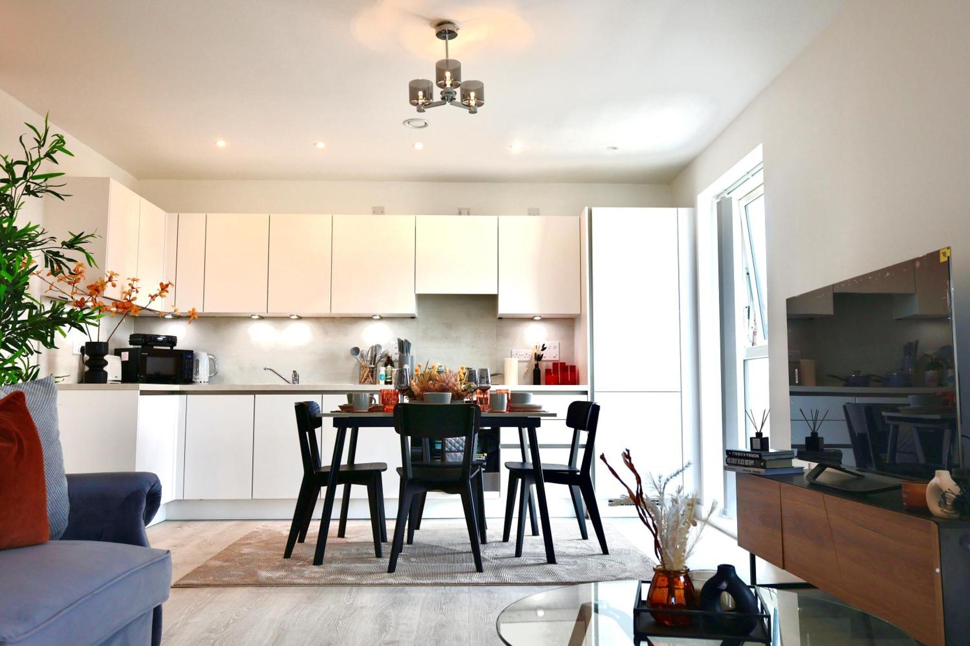 Superluxury-brandnew-newdevelopment-westfieldmall-hollandpark-kensington