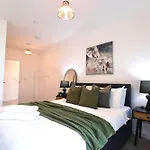 Superluxury-Brandnew-Newdevelopment-Westfieldmall-Hollandpark-Kensington