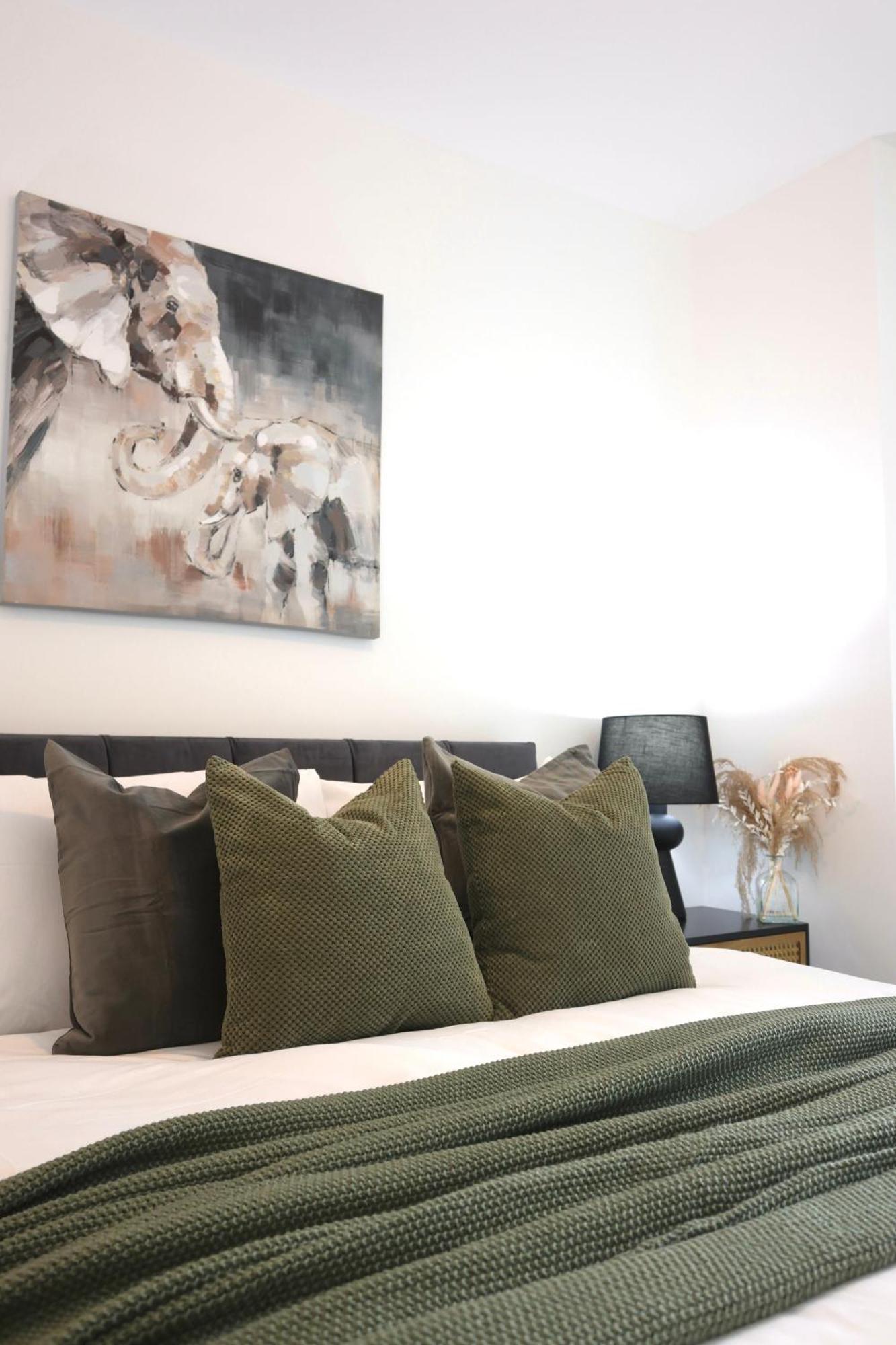 Superluxury-brandnew-newdevelopment-westfieldmall-hollandpark-kensington London
